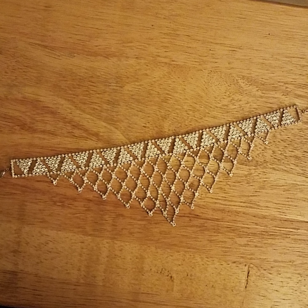 Choker necklace
